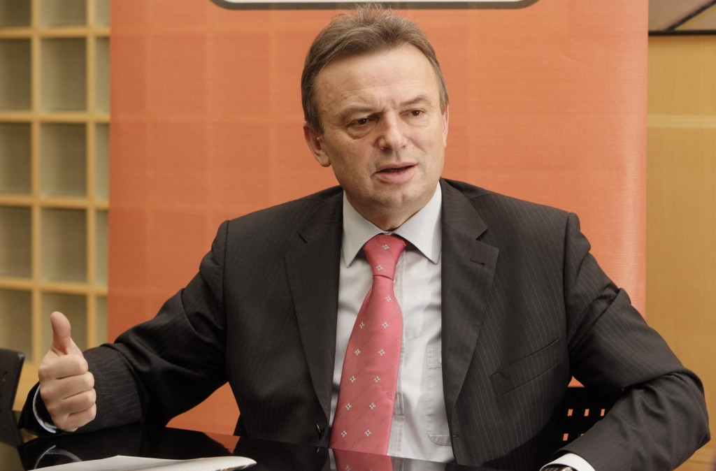 Miroslav Bunić suvlasnik je putem Zagorja d.d. i dugogodišnji direktor, a danas je prokurist