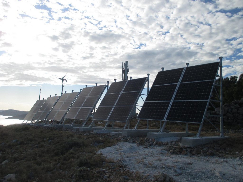 Ulaganjima u solare, kao i vjetroturbine i napredne sustave za hlađenje, A1 pridonosi održivosti zajednice