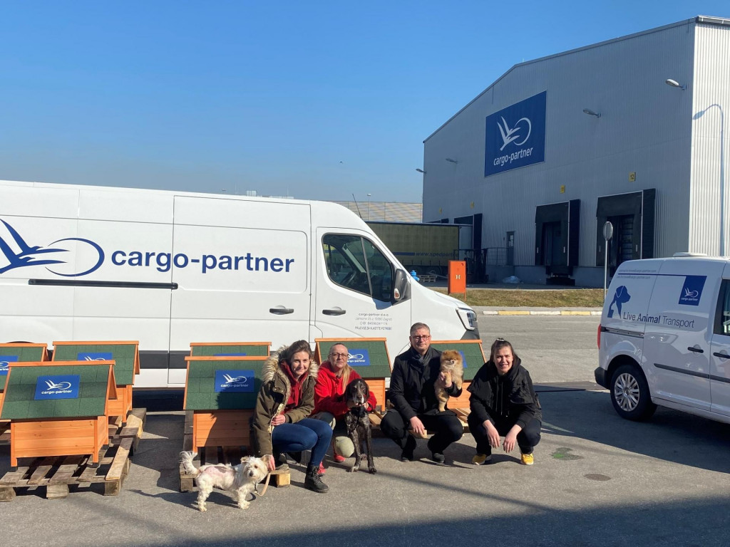 Udruga Merida i cargo-partner pomažu psima na potresom pogođenom području