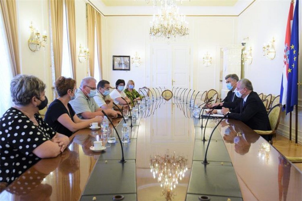 &lt;p&gt;Premijer Plenković i ministar Horvat s predstavnicima sindikata Orljave&lt;/p&gt;

