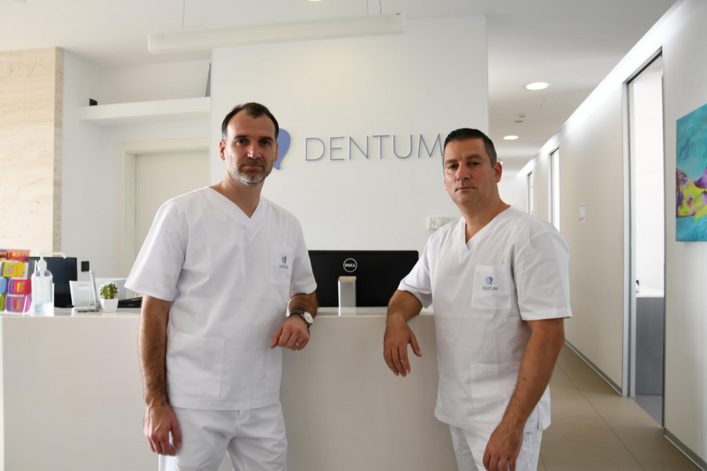 &lt;p&gt;Andrej Božić i Petar Bago, osnivači klinike Dentum&lt;/p&gt;