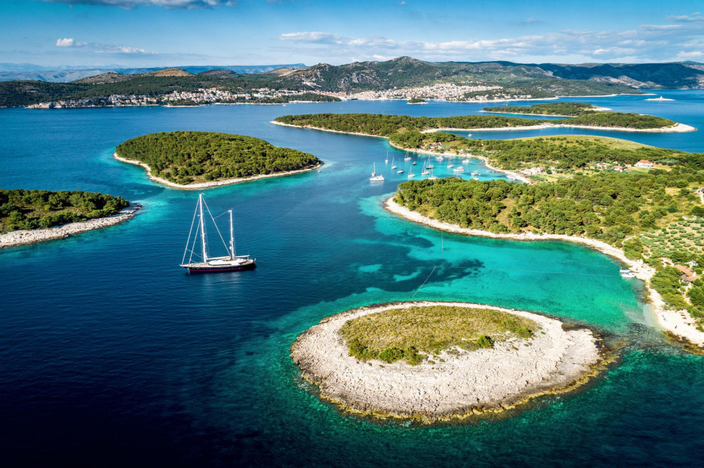 &lt;p&gt;Aerial view of Paklinski Islands in Hvar, Croatia. Turquise water bays with luxury yachts and sailing boats. Toned image.&lt;/p&gt;