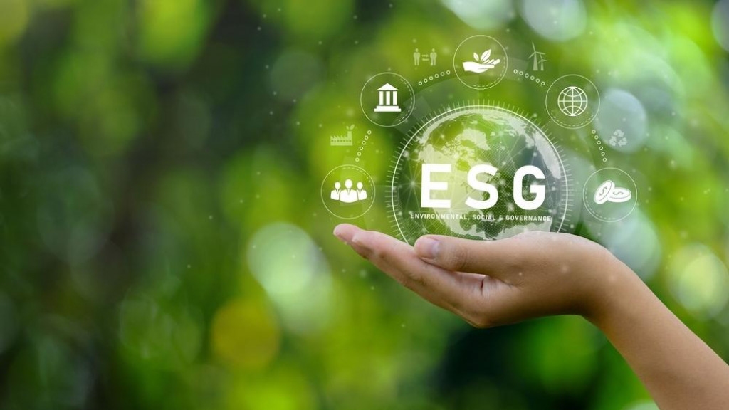 &lt;p&gt;ESG icon concept. Environment in renewable hands. Nature, earth, society and governance SG in sustainable business on networked connections on green background. environmental icon&lt;br&gt;
ESG&lt;/p&gt;
