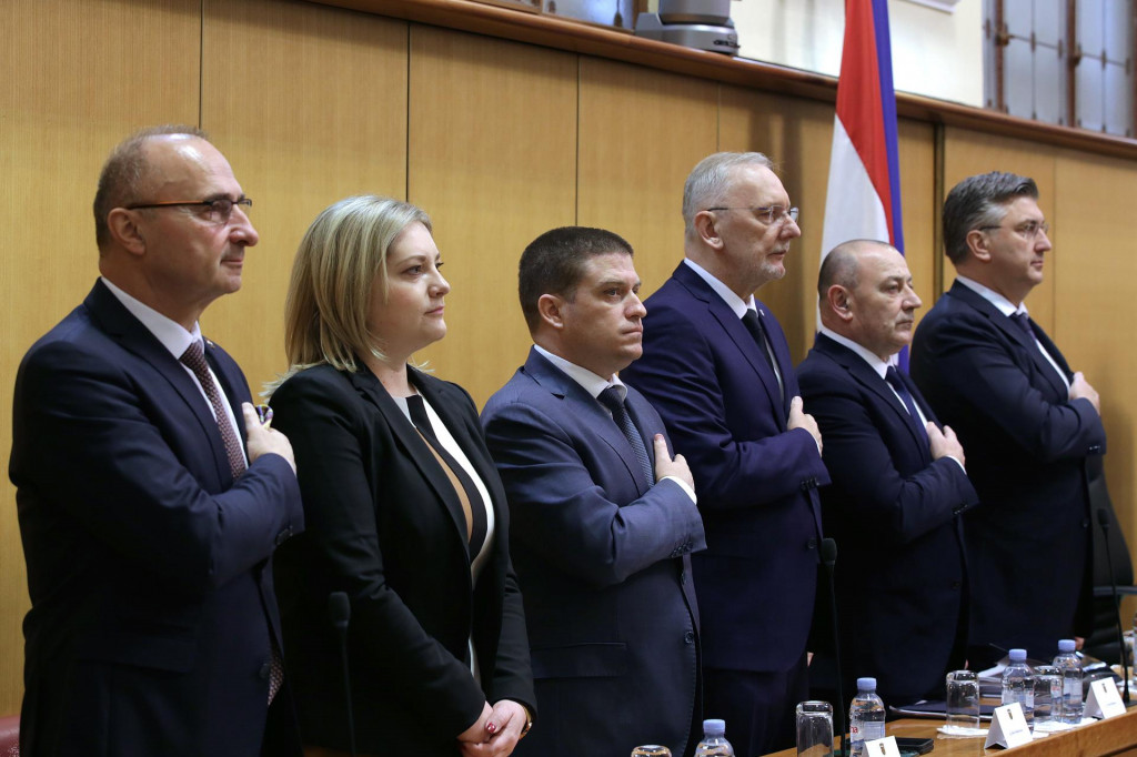 &lt;p&gt;Vlada: Gordan Grlić Radman, Anja Šimpraga, Oleg Butković, Davor Božinović, Tomo Medved i Andrej Plenković&lt;/p&gt;