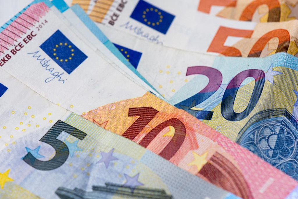 Bank notes of 5, 10, 20 and 50 euros. Close-up view&lt;br&gt;euri, euro, 20, 10, novčanice eura