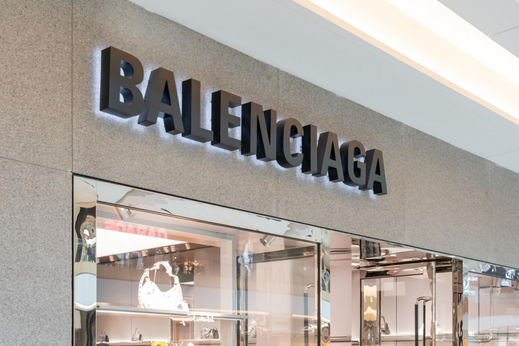 &lt;p&gt;Balenciaga store&lt;/p&gt;