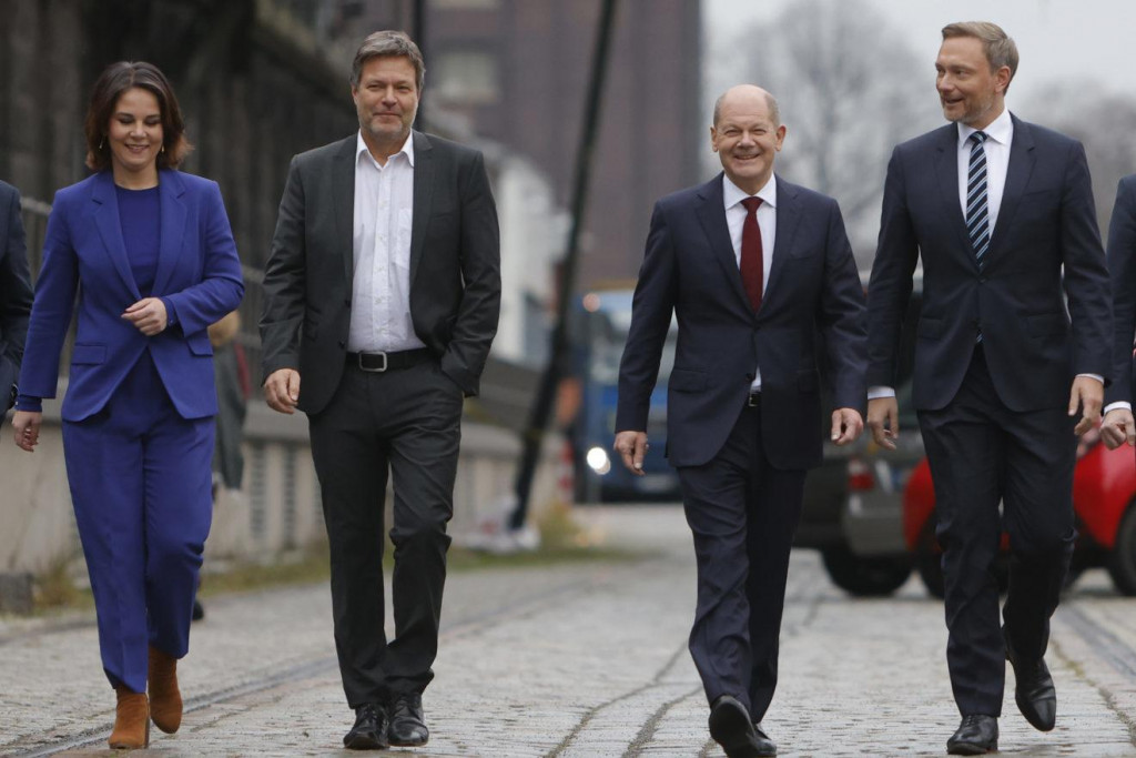 &lt;p&gt;Annalene Baerbock i Robert Habeck (Greens), Olaf Scholz (SPD) i Christian Lindner (FDP)&lt;/p&gt;