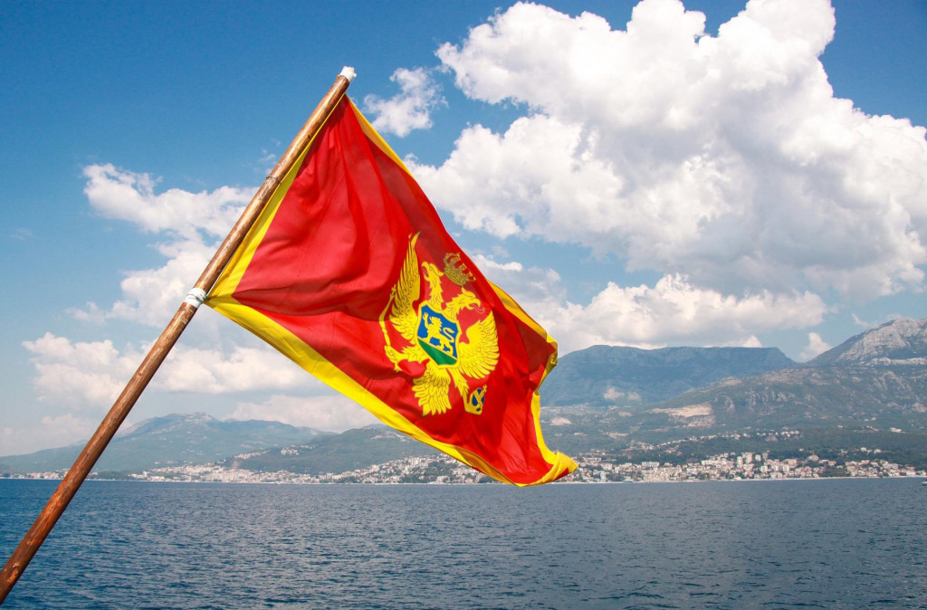 &lt;p&gt;crna gora, zastava, montenegro&lt;/p&gt;