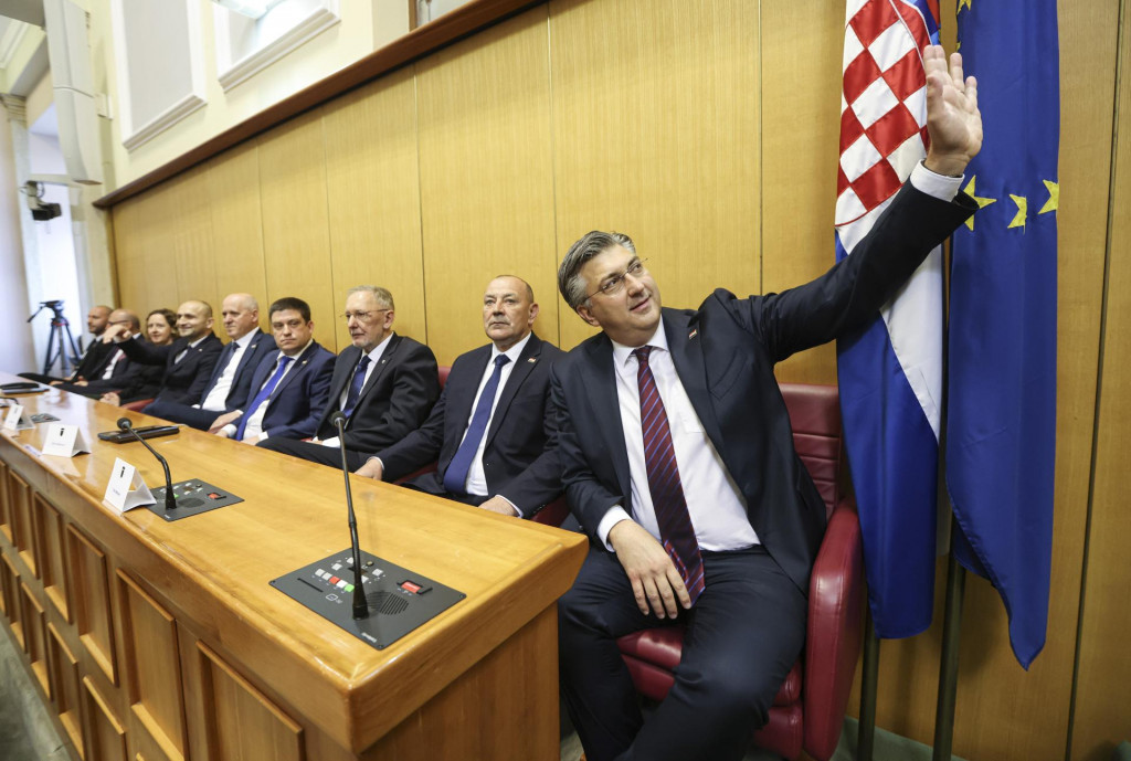 &lt;p&gt;Andrej Plenković povišicama javnom sektoru kupio je treći mandat na čelu Vlade&lt;/p&gt;