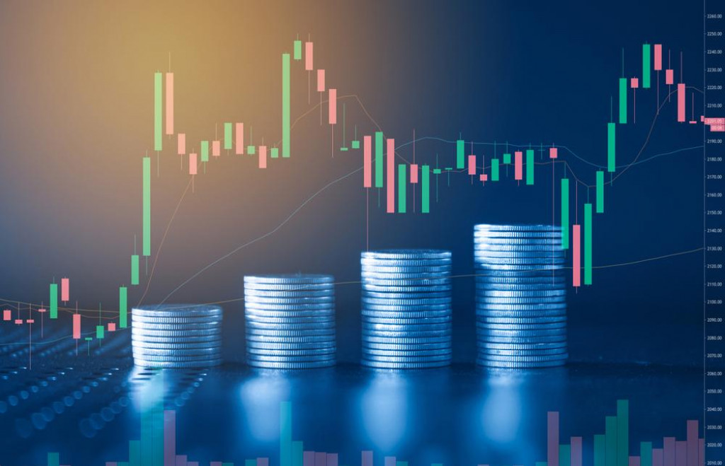 &lt;p&gt;Stack of money coin with trading graph, financial investment concept with blue filter can be use as background&lt;br&gt;
dionički kapital, dokapitalizacija, burza, cijene na burzi, cijene dionica, cijena dionica&lt;/p&gt;