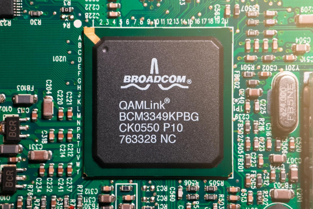 &lt;p&gt;Broadcom, čip, poluvodiči, čipovi&lt;/p&gt;