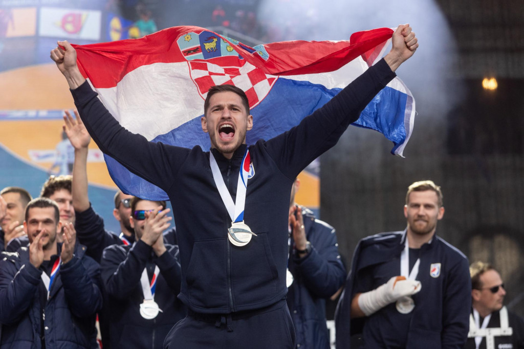 &lt;p&gt;Doček Hrvatske rukometne reprezentacije na Trgu bana Jelačića nakon osvojene srebrne medalje na Svjetskom prvenstvu.&lt;/p&gt;