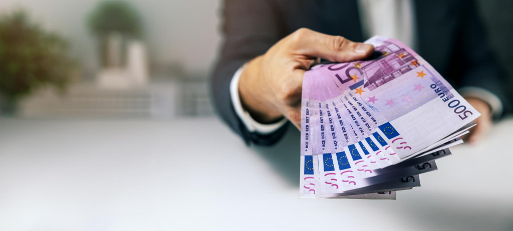 &lt;p&gt;financije, euri, novac, kredit, euro&lt;/p&gt;