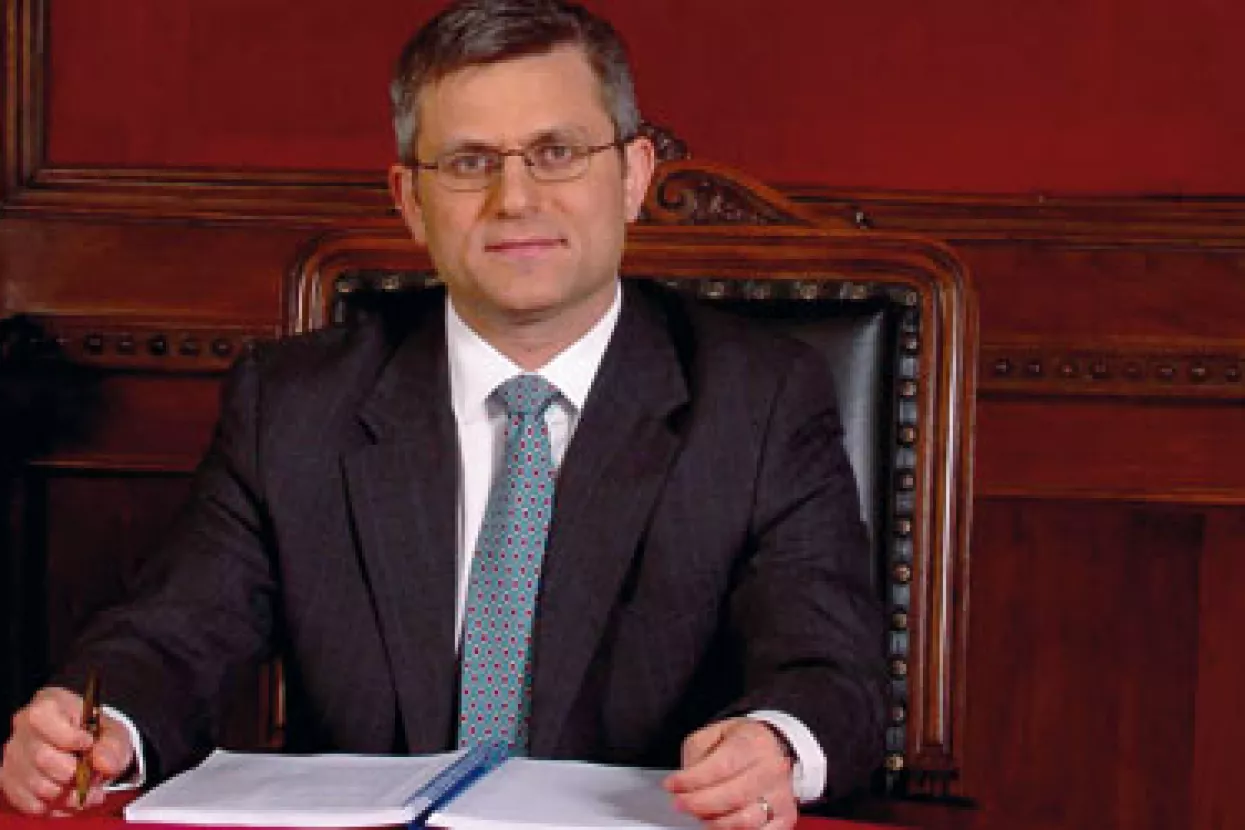 Jača dinar, smanjuje se inflacija, ali povećava vanjskotrgovački deficit