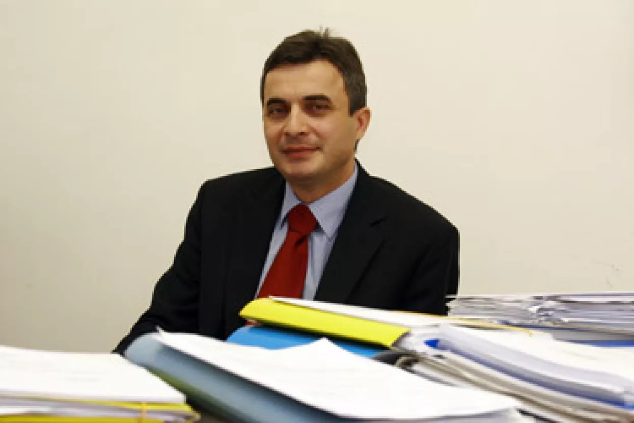 Hanfa postrožuje pravila igre