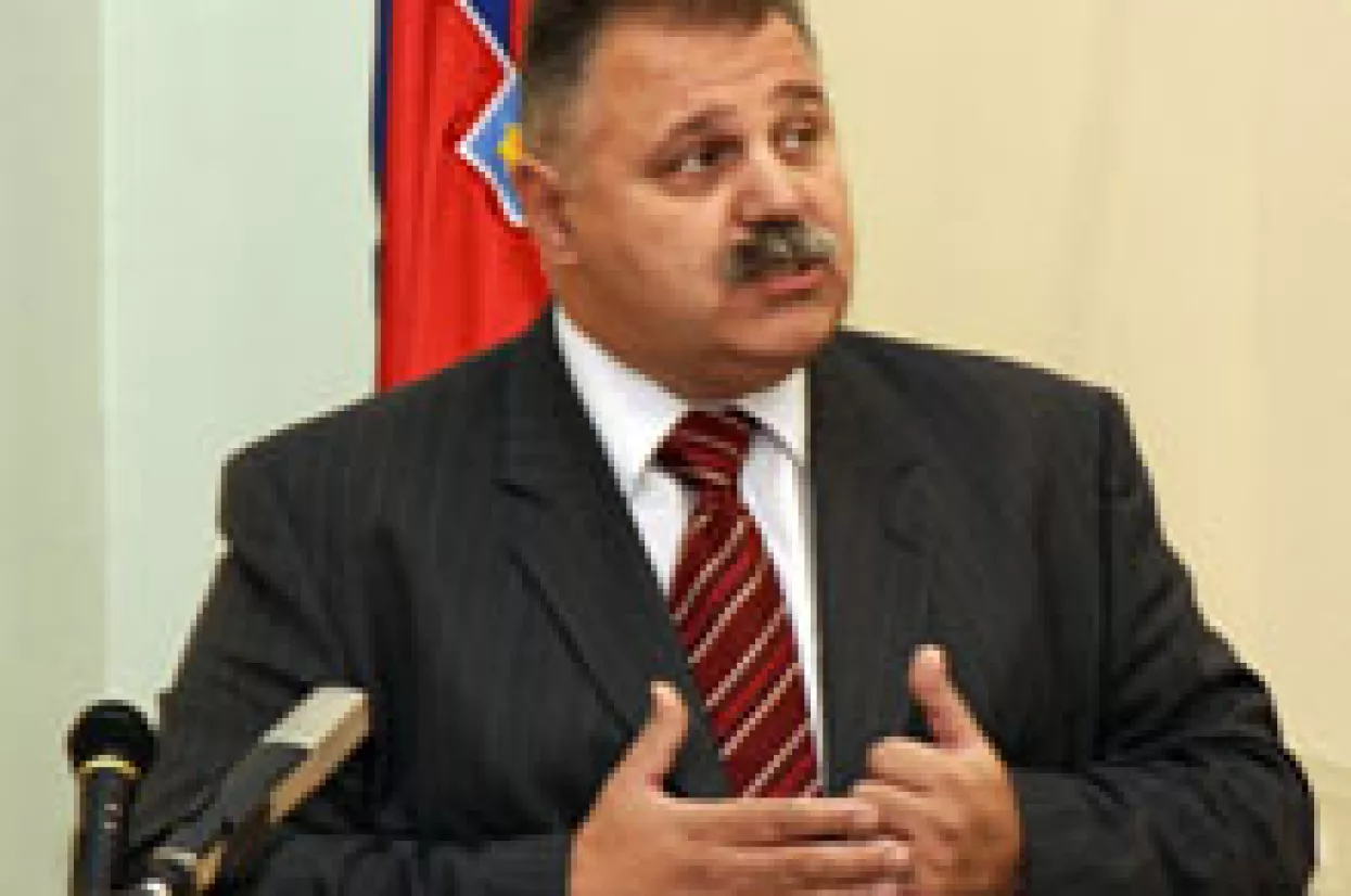 Vlada smanjuje tro&scaron;arine na goriva