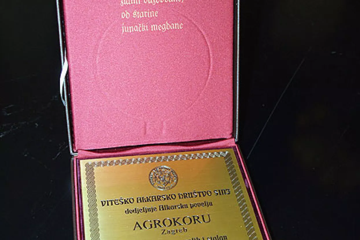 Ivici Todoriću Povelja Vite&scaron;kog alkarskog dru&scaron;tva Sinj