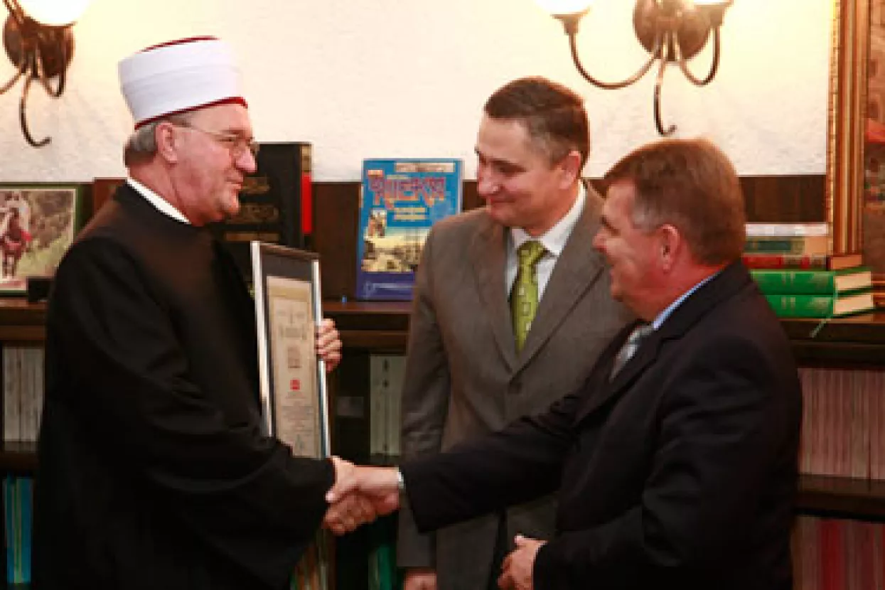Podravkinoj mesnoj industriji Danica i Tvornici koktel peciva dodijeljen Halal certifikat