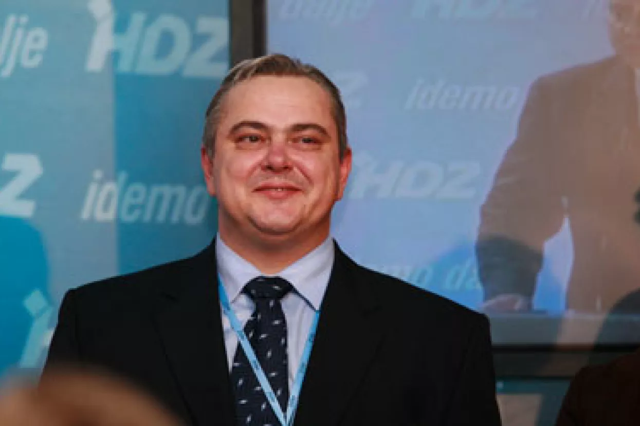 Maček: Potpuna dezorijentiranost SDP-a