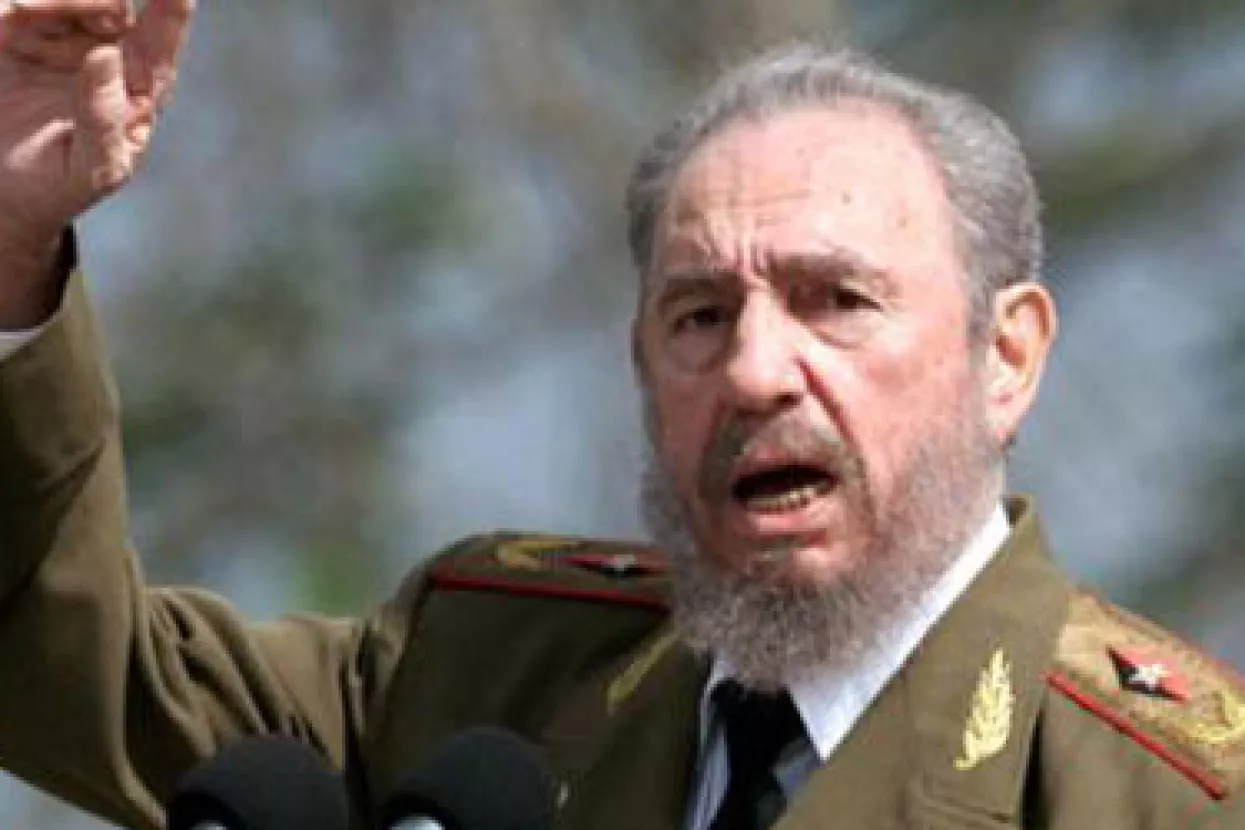 Fidel Castro se povlači s čela države