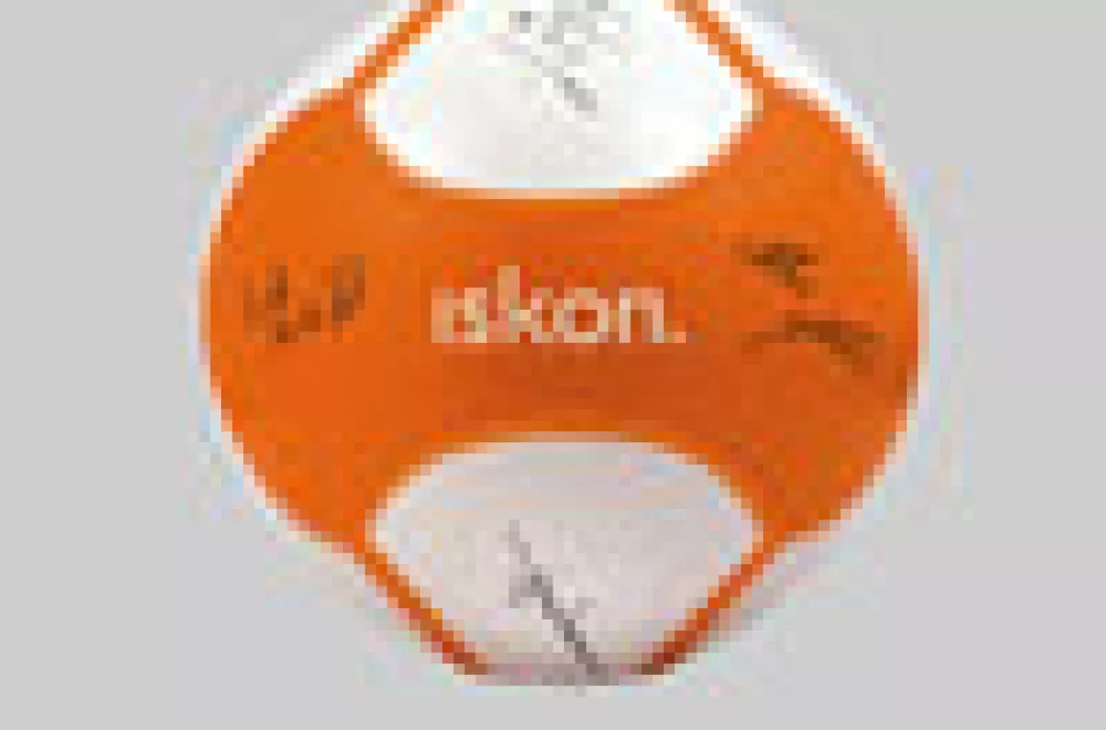 Novim Iskon korisnicima nogometna lopta s potpisima reprezentativaca