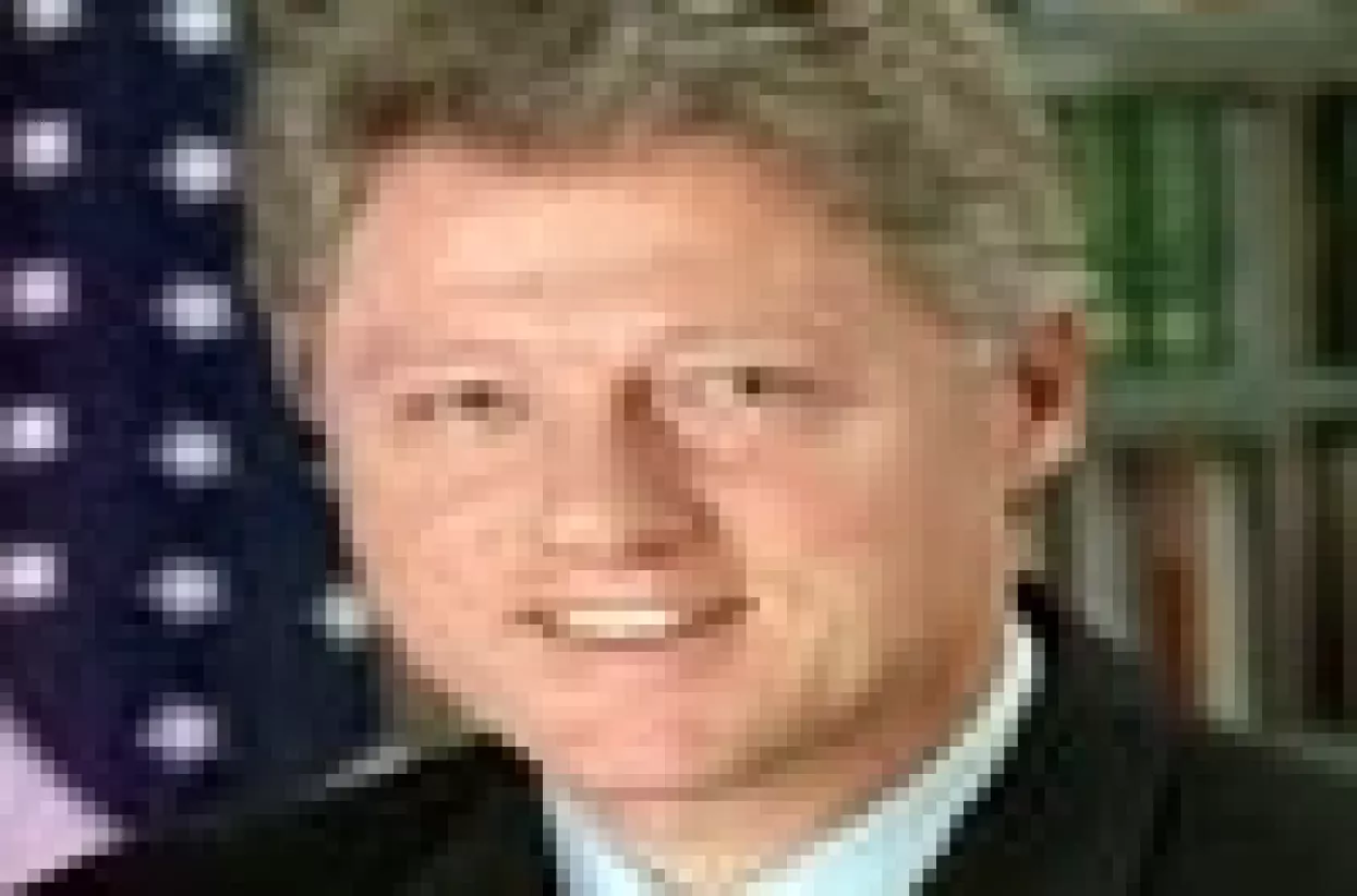 Hillary i Bill Clinton zaradili  109 milijuna dolara