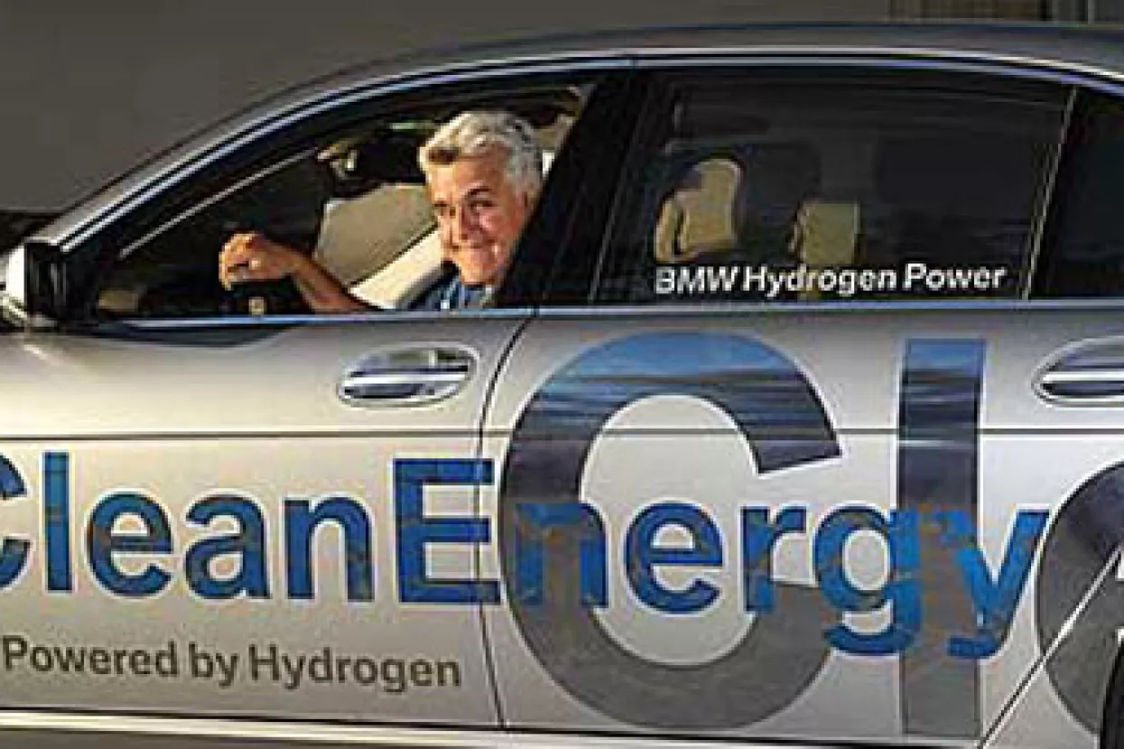 Jay Leno vozi BMW Hydrogen 7
