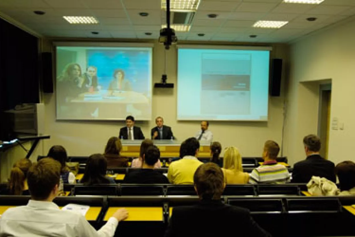 Predstavnici MMF-a putem video veze održali predavanje studentima