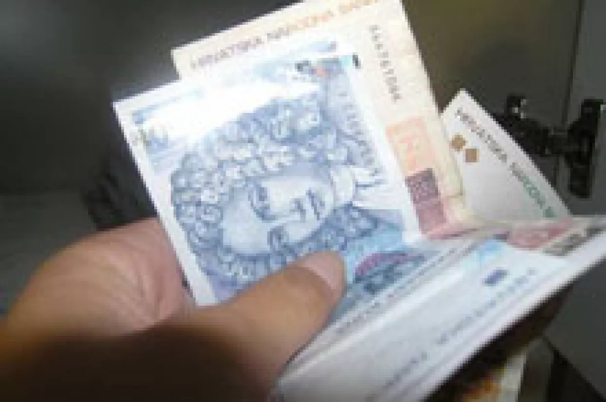 Povrat poreza ove godine 13,05 posto veći nego lani