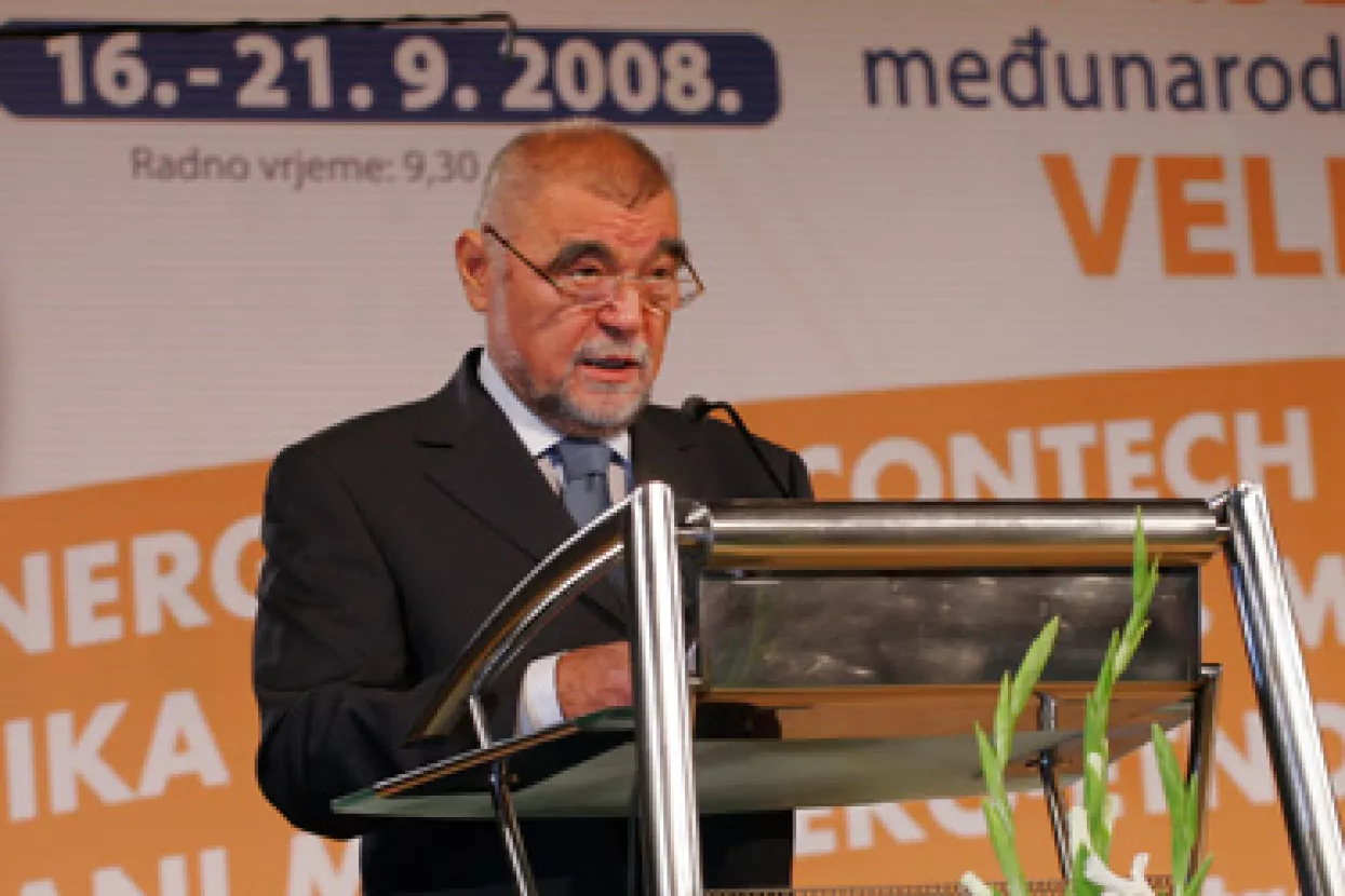 Mesić o&scaron;tro kritizirao gospodarsko stanje u zemlji