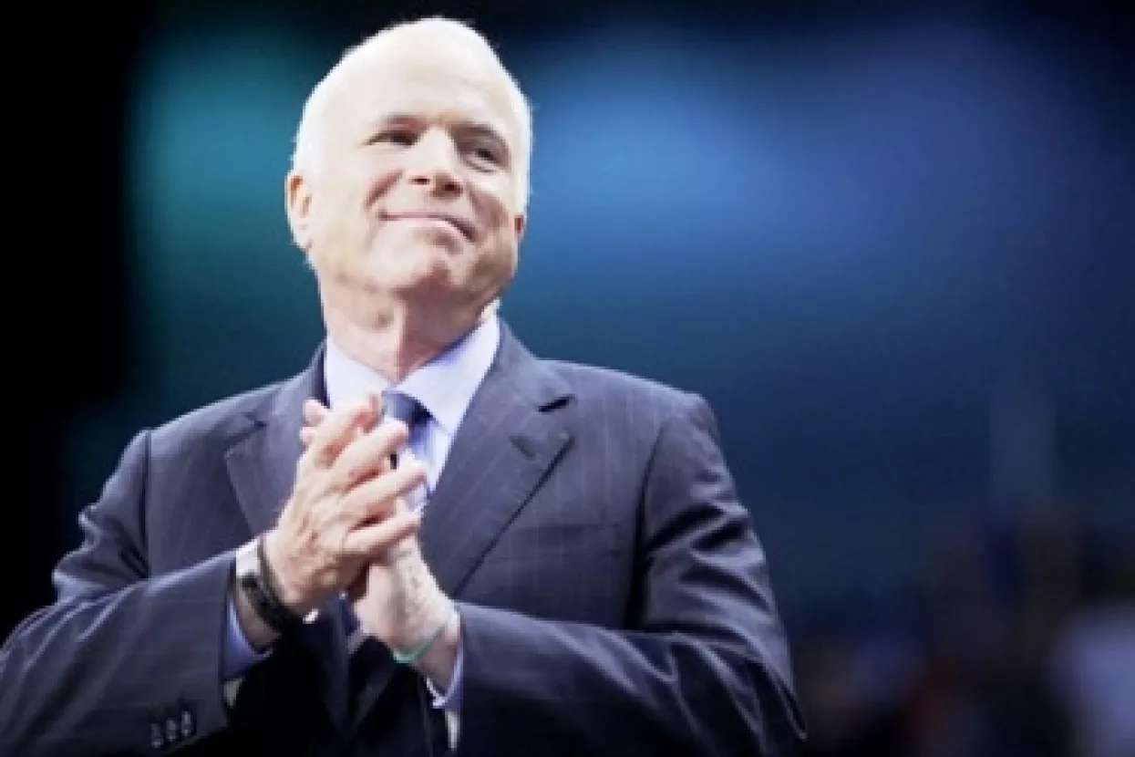 McCain pobrao simpatije samoironičnim nastupom u showu Saturday Night Live