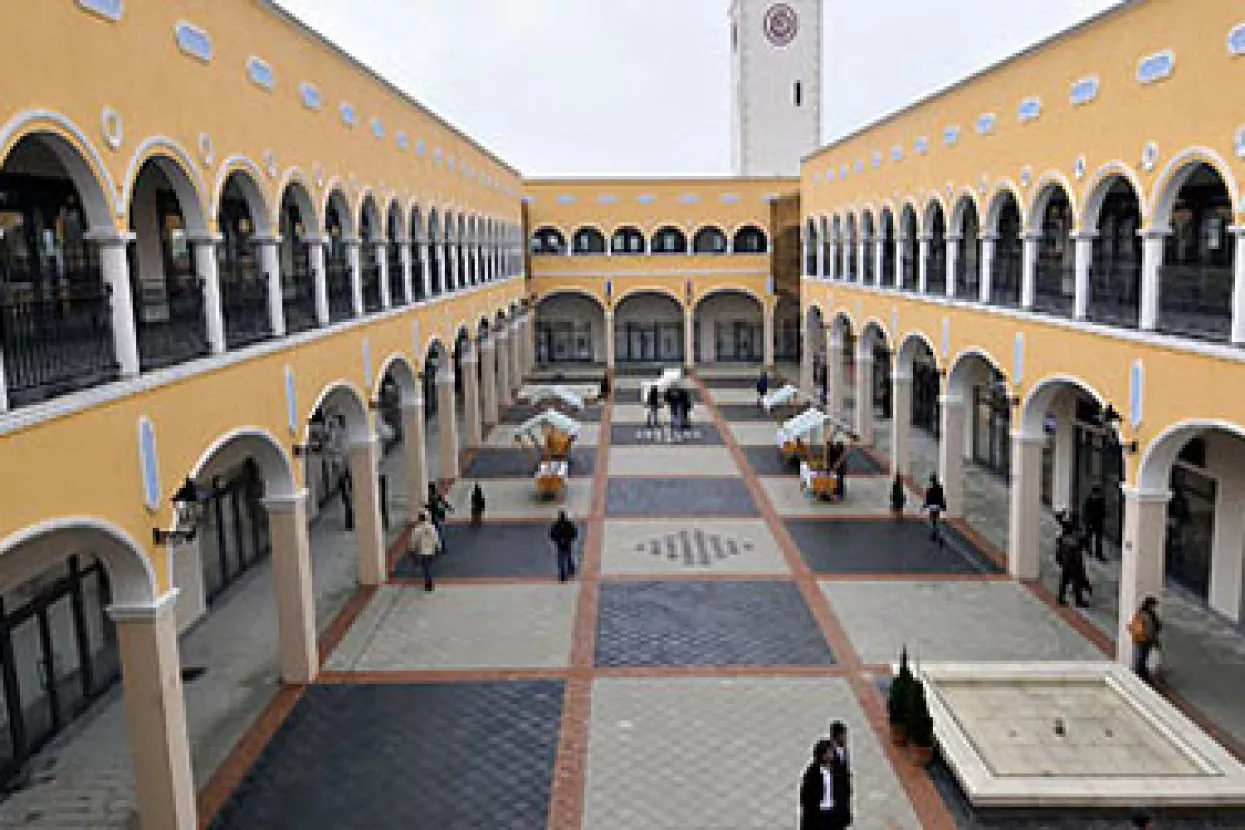 Nakon samo jednog dana inspekcija zatvorila Roses Fashion Outlet