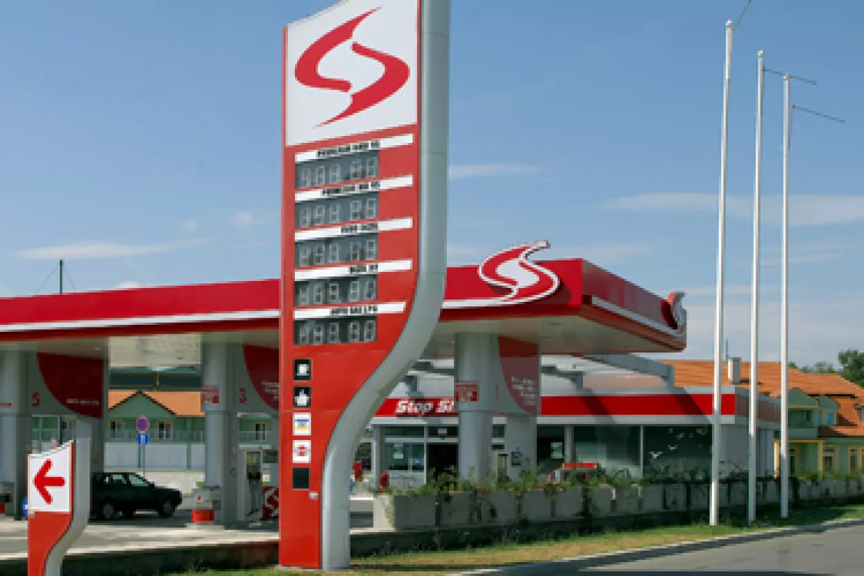 Srbija prodaje NIS ruskom Gazpromu
