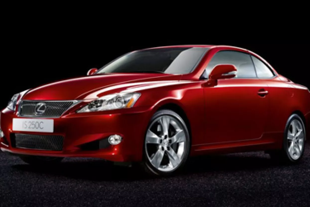 Lexus predvodi industriju slu&scaron;ajući kupce