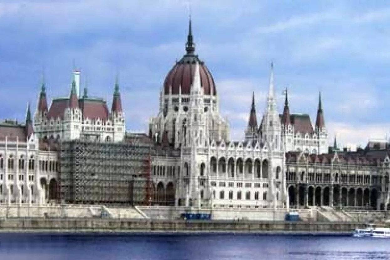 Mađarska službeno u recesiji