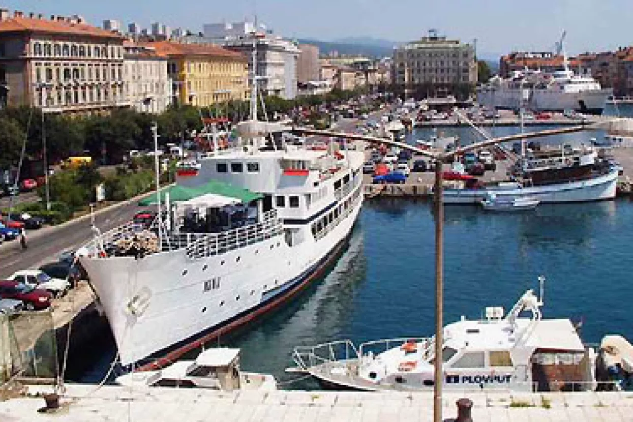 Radnici žele kupiti Luku Rijeka