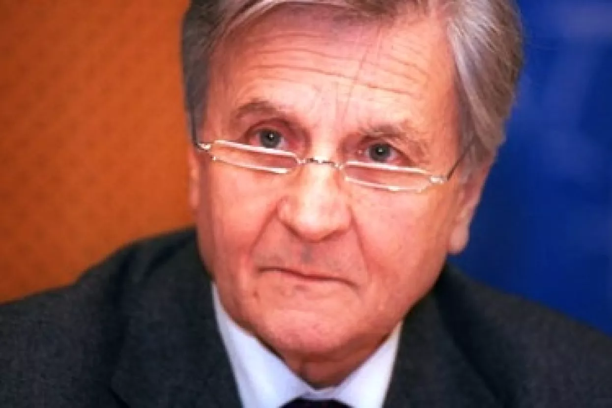 Euro pojeftinio prema dolaru zbog slabosti gospodarstva eurozone
