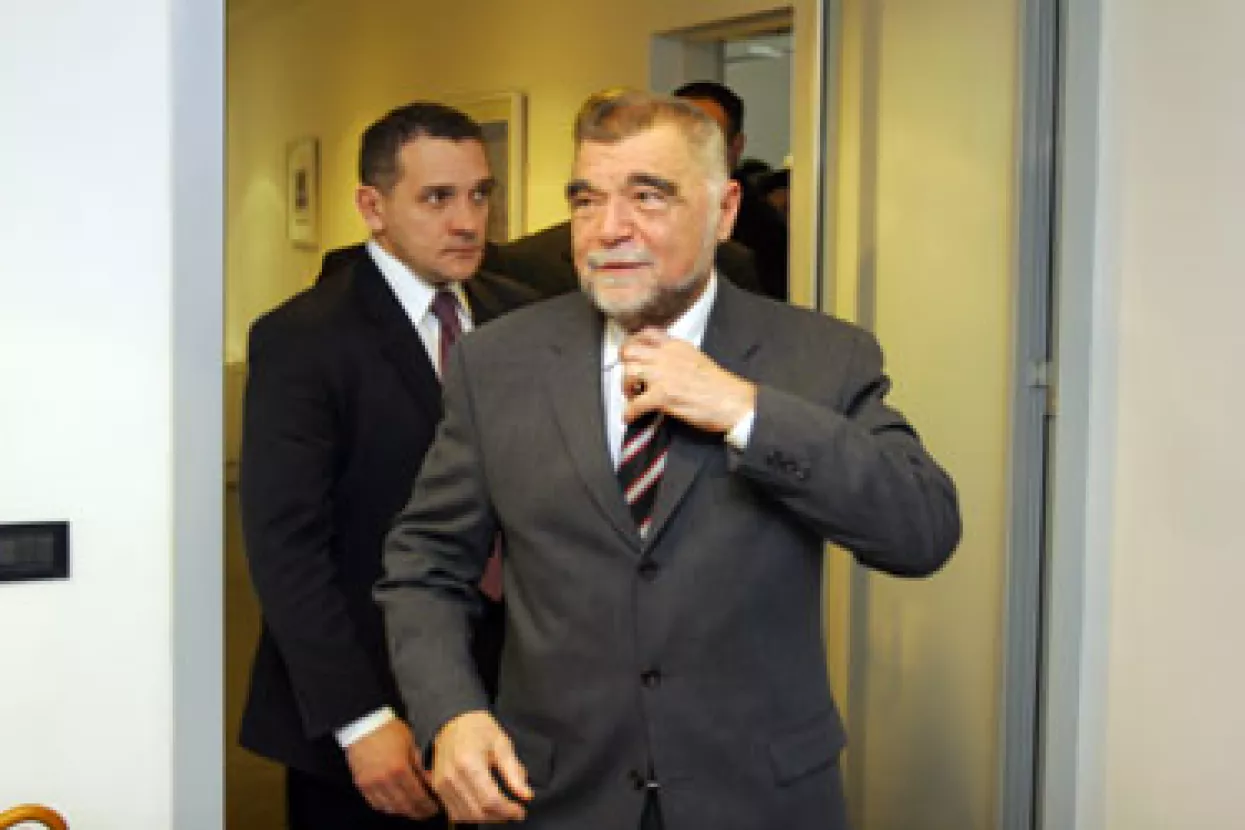 Mesić traži ocjenu ustavnosti kriznog zakona