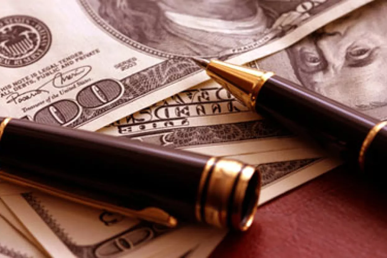 Brown i Sarkozy traže uvođenje globalnog poreza na bonuse