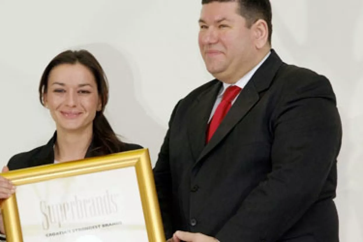 Lider progla&scaron;en  'Superbrandom'