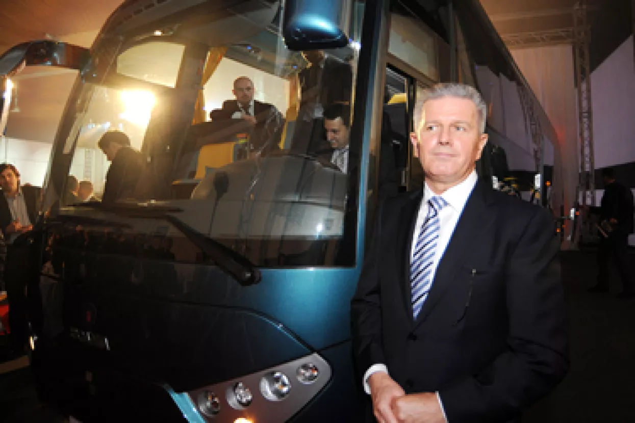 Zubak predstavio 'AZCrobus', prvi hrvatski autobus
