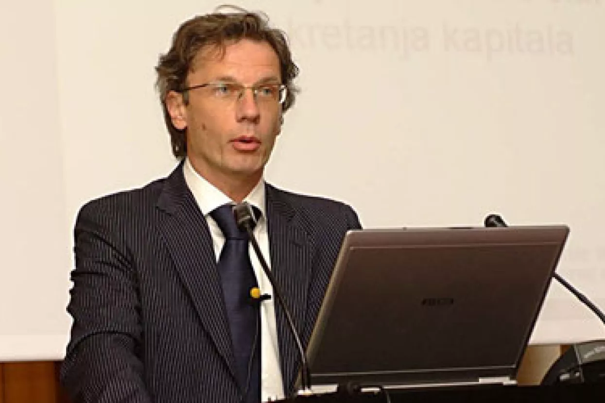 Vujčić: Hrvatska mora biti oprezna s javnim dugom