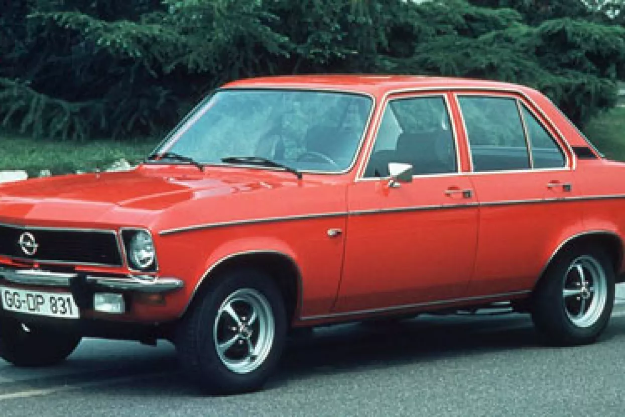 Opelovi bestseleri Ascona i Manta proslavili  40-ti rođendan