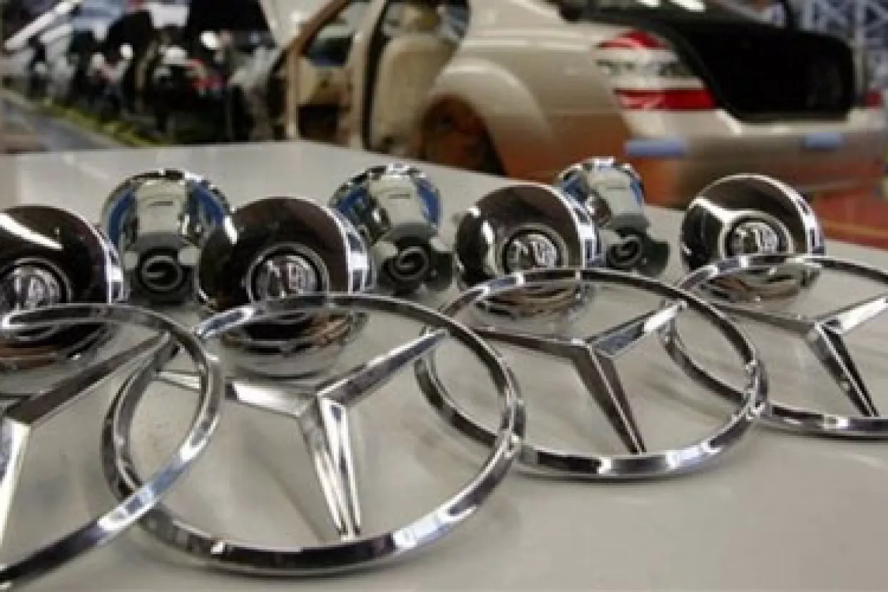 Daimler s trži&scaron;ta  povlači 85.000 vozila