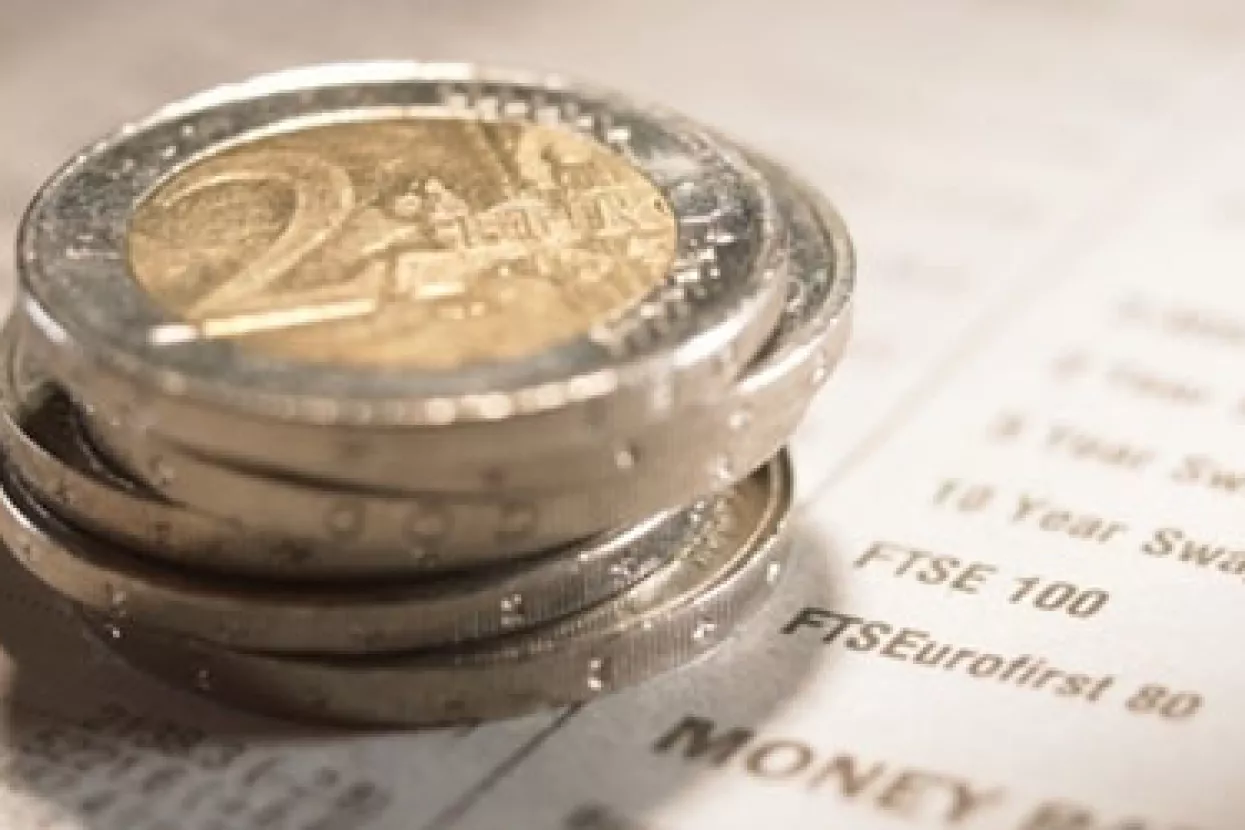 Dužnička kriza euro gurnula ispod 1,30 dolara