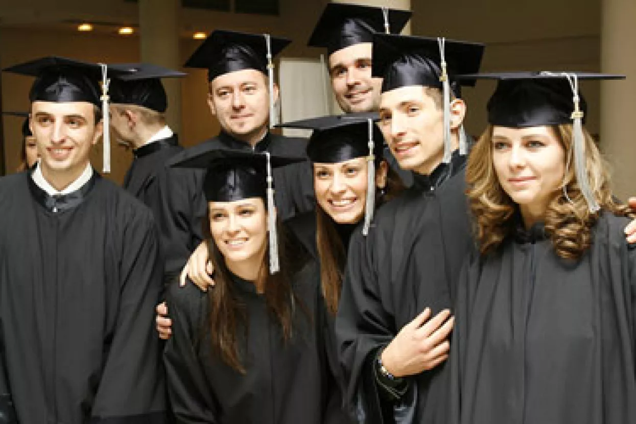 12 stipendija za međunarodno akreditirane programe MBA
