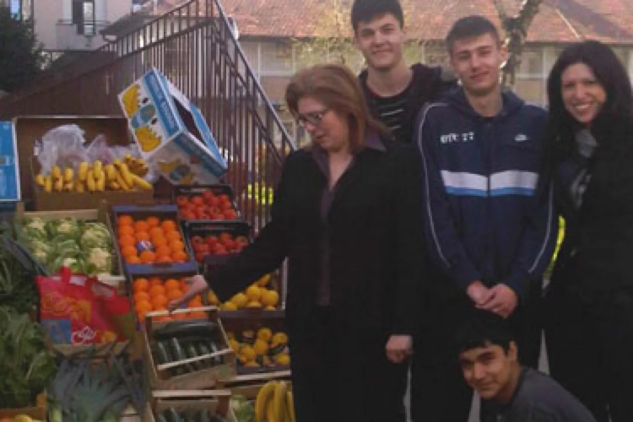 Donirano pet tona voća i povrća dječjim domovima