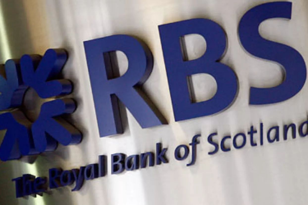Moody's preispituje rejtinge 14 britanskih banaka