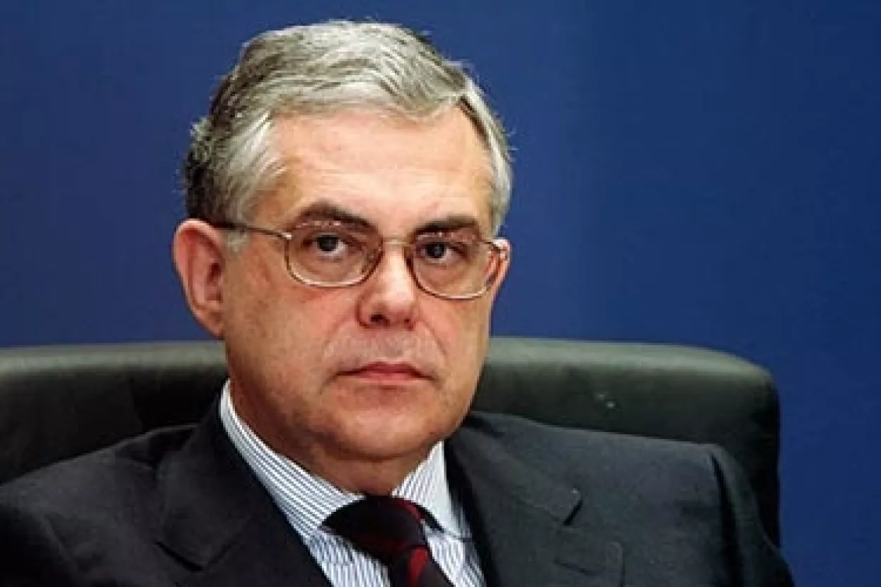 Hladni račundžija Loucas Papademos vodit će Grčku