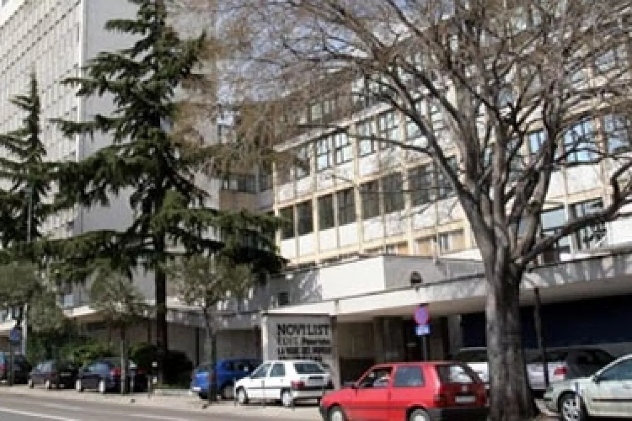 Zagrebačka banka prodaje riječki Novi list?